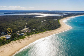 'The Sea Shell' Brand New, Direct Beach Access Norah Head